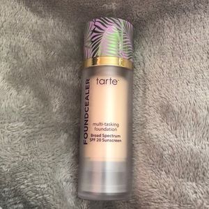 Tarte Babassu Foundcealer in Porcelain Beige